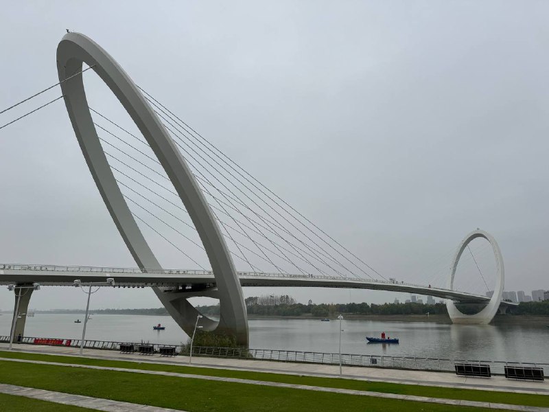 秋天一天一个景色，趁着天还不冷出来骑车