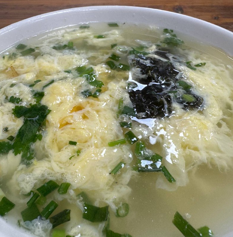 紫菜蛋花汤，点了几滴芝麻油，又鲜又香#日常 #吃饭